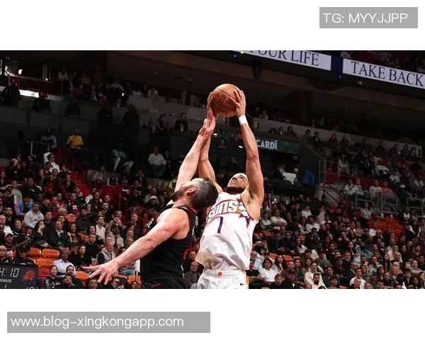 布克谈中投失误原因称被迫远投结果可接受